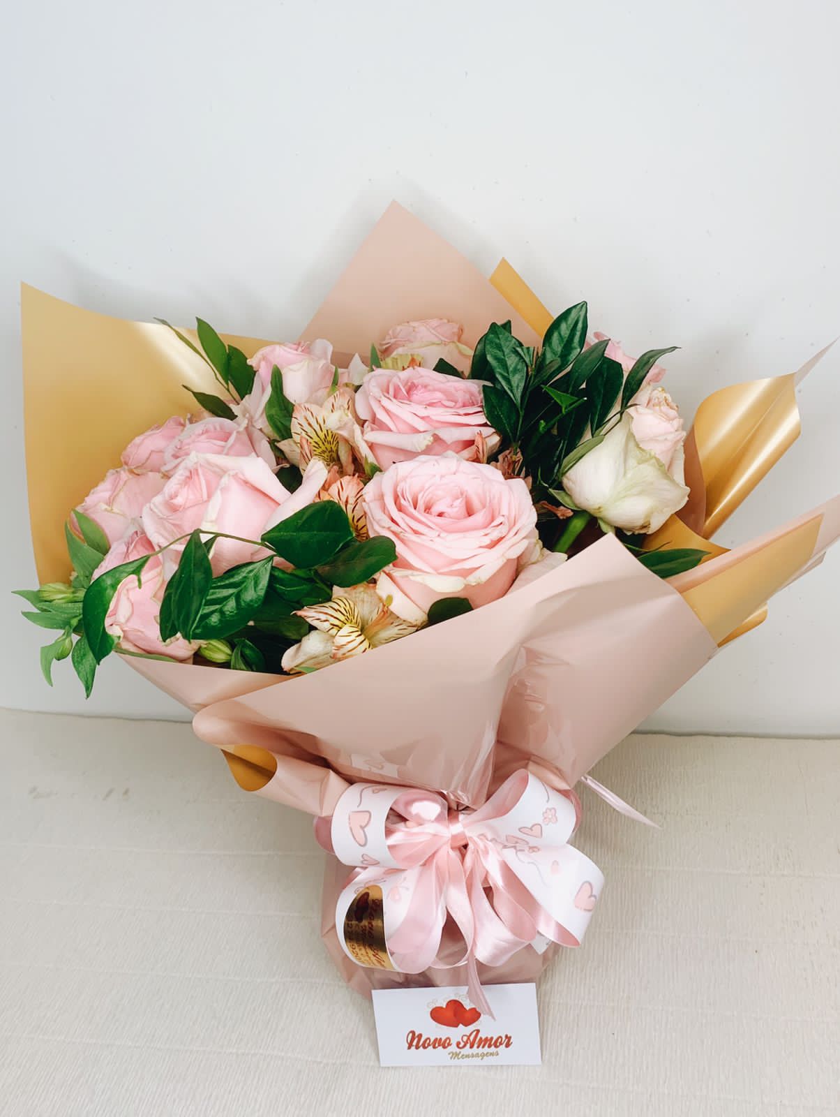 ramalhetes de rosas claras ramalhetes de rosas claras